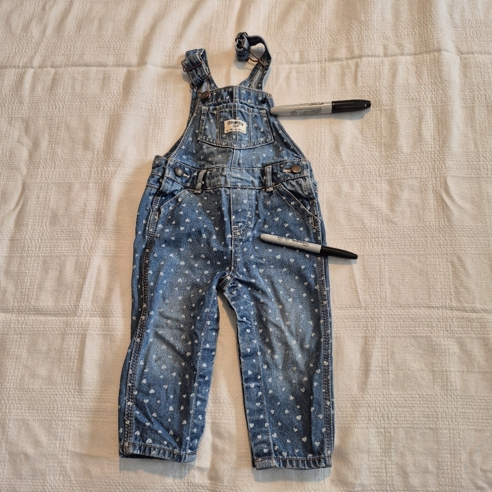 Oshkosh girls 12 months heart print overalls, distressed play condition marks et